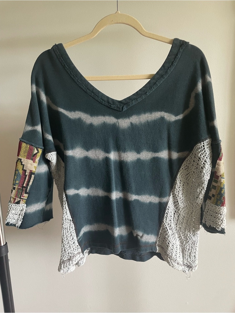 Gimmicks by BKE sweater